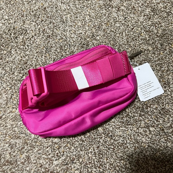 NWT LULULEMON EVERYWHERE BELT BAG “SONIC PINK” - Picture 3 of 7